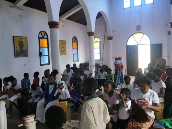 Repas communautaire après la Liturgie